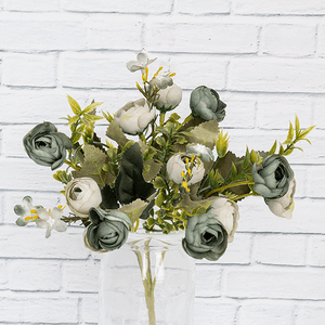 Веточка декоративная Камелия Мармеладка 30 см изумрудные цветы